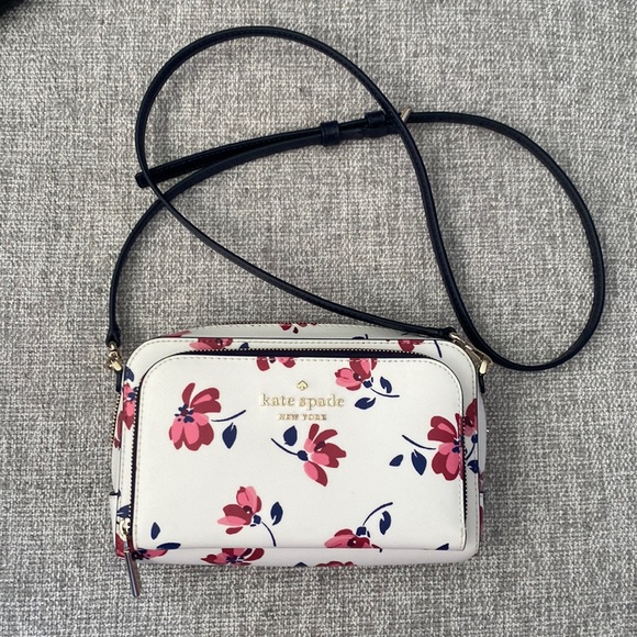 kate spade Handbags - Kate Spade Staci Tea Garden Mini Crossbody